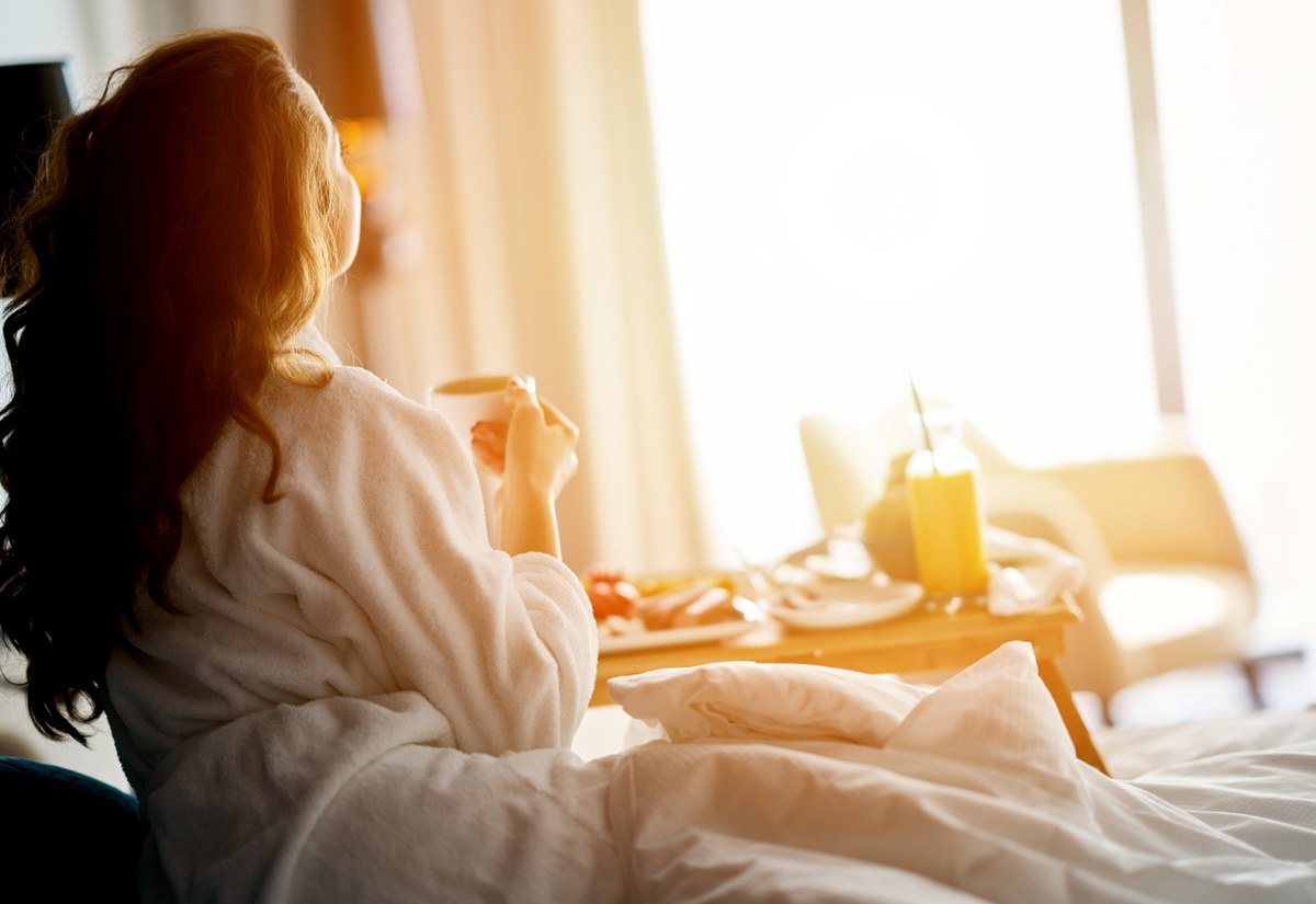 Petit-déjeuner servi en chambre